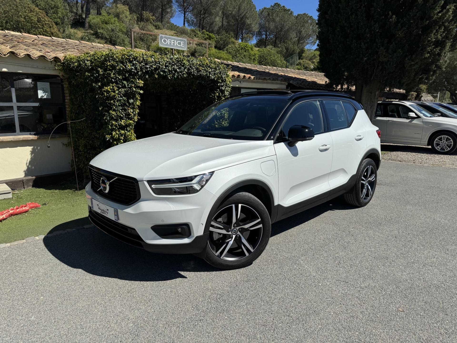 VOLVO-XC40- T5 Recharge - 180+82 - BV DCT 7  R-Design